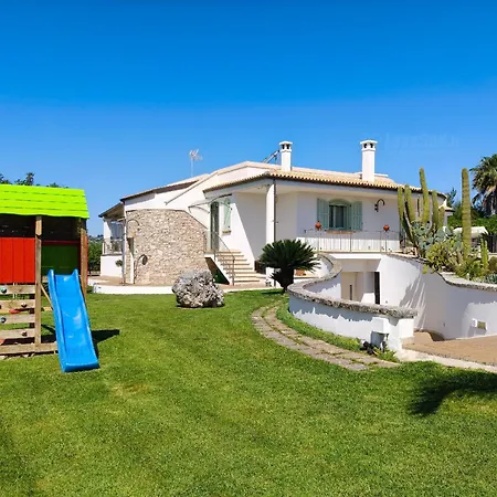La Cuccuvascia Pool House By Lovesud *